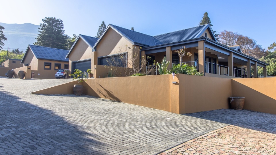 9 Bedroom Property for Sale in Onrus Western Cape